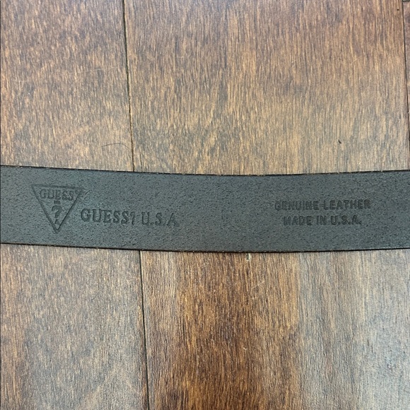 Vintage Guess Women’s Brown Leather Belt with Nickel Toned Buckle, Size Small - Picture 10 of 16